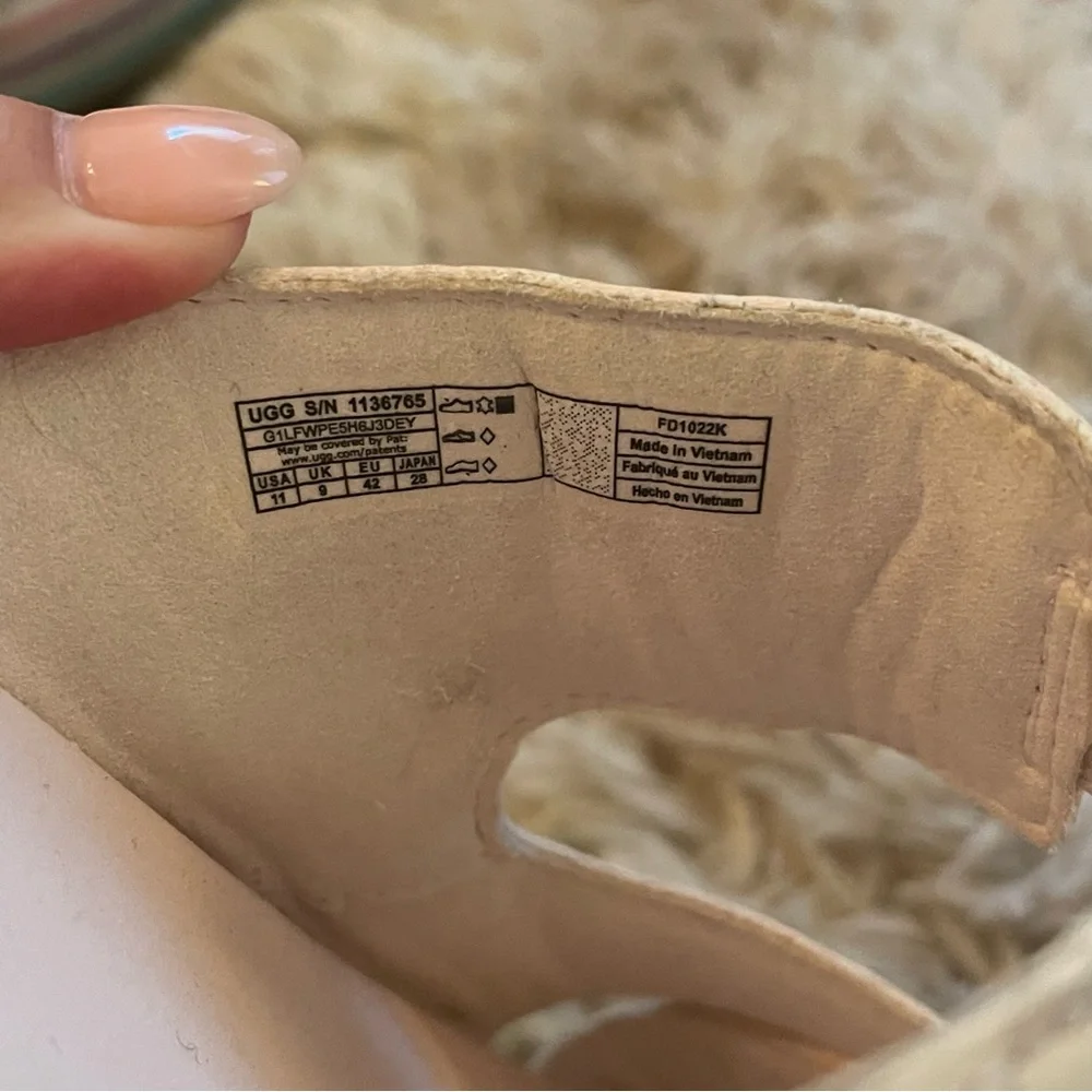 UGG Cream/Tan Platform Slide Sandals